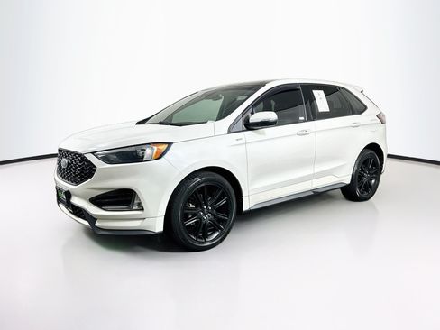 Used 2020 Ford Edge ST-Line w/ Cold Weather Package FWD image 3