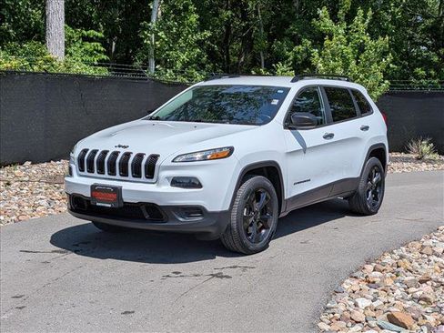 Used 2017 Jeep Cherokee Sport AWD/4WD image 1