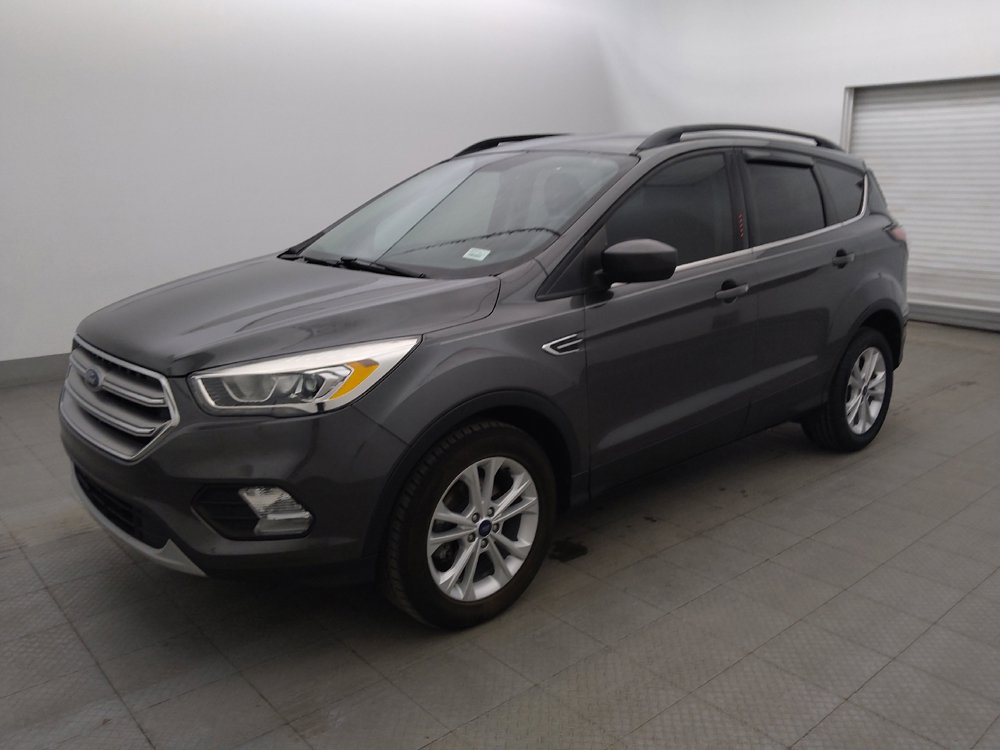 Used 2017 Ford Escape SE w/ Equipment Group 201A FWD image 2