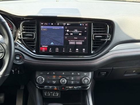 Used 2024 Dodge Durango GT RWD image 3