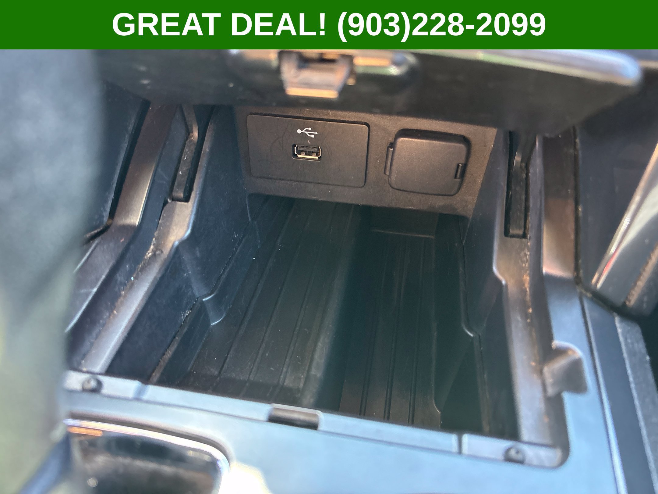 Used 2018 Ford Explorer XLT FWD image 37