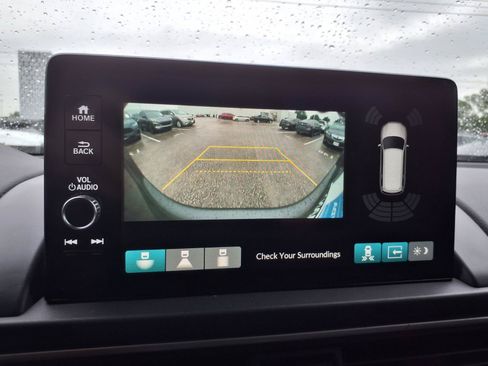 Used 2023 Honda Pilot Touring image 5