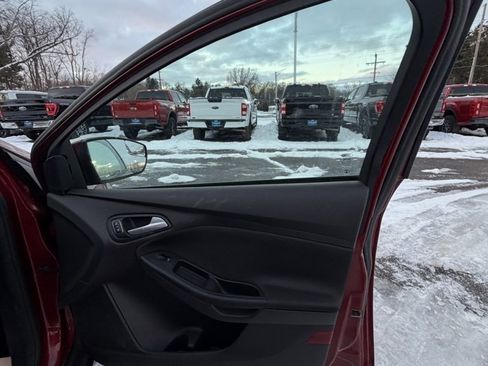 Used 2017 Ford Focus SE image 17