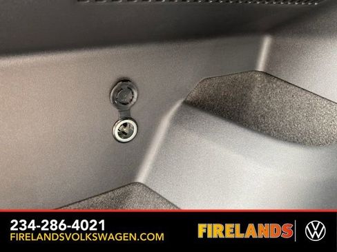 New 2025 Volkswagen Tiguan SE image 72