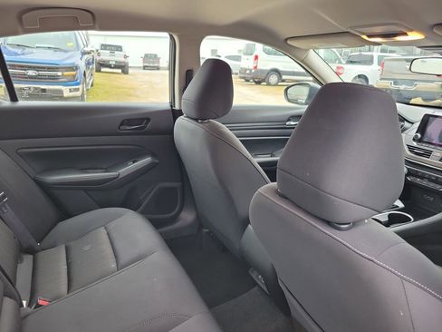 Used 2024 Nissan Altima 2.5 SV image 31