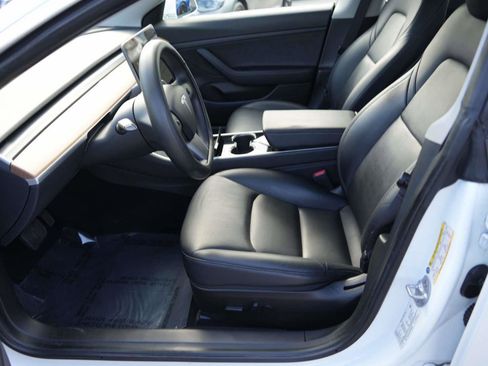 Used 2020 Tesla Model 3 Standard Range RWD RWD image 14