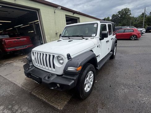 Used 2022 Jeep Wrangler Unlimited Sport AWD/4WD image 3