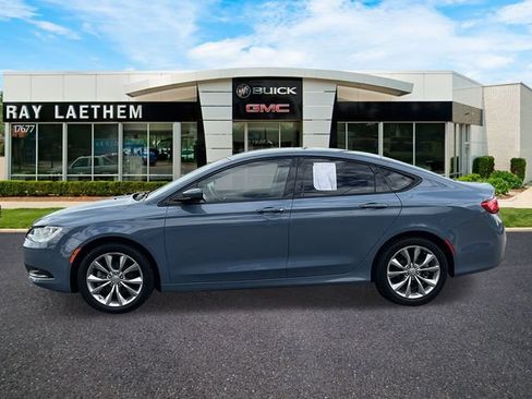 Used 2015 Chrysler 200 S w/ Comfort Group FWD image 2