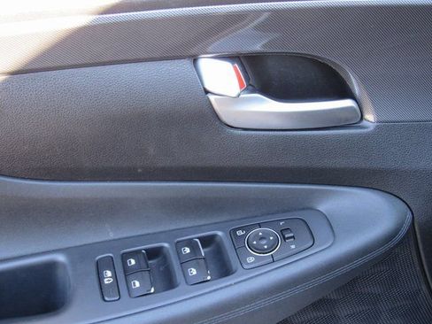 Used 2021 Hyundai Santa Fe SEL image 12