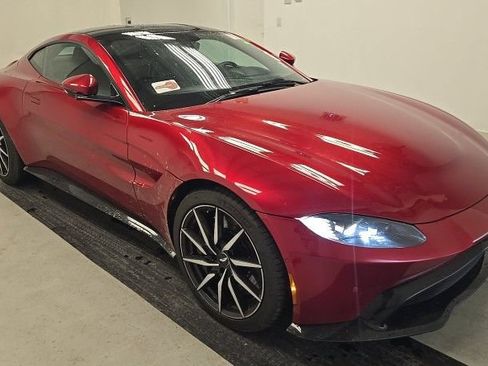Used 2019 Aston Martin V8 Vantage Coupe RWD image 3