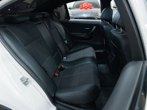 Used 2011 BMW M3 image 35