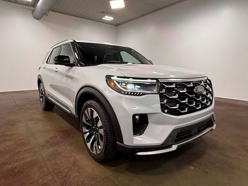 Used 2025 Ford Explorer Platinum w/ LUX Leather Package image 30