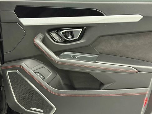 Used 2021 Lamborghini Urus image 26