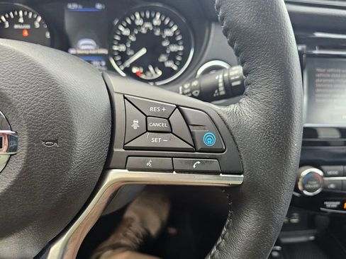 Used 2020 Nissan Rogue SL w/ Premium Package image 19