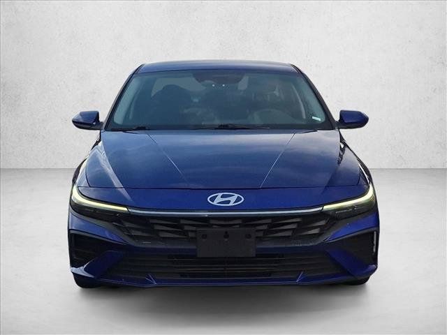 Used 2024 Hyundai Elantra SEL FWD image 2