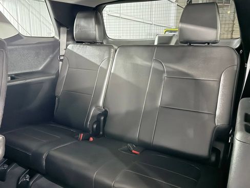 Used 2020 Chevrolet Traverse RS FWD image 22