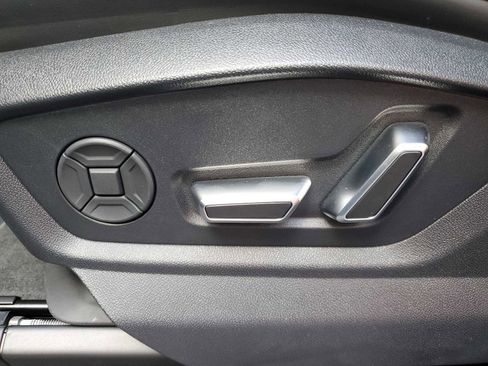 Certified 2025 Audi SQ8 Premium Plus image 13