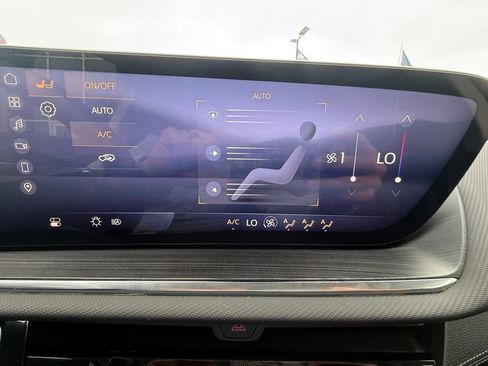 Used 2024 Buick Envision Preferred AWD/4WD image 30