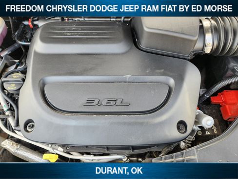 Used 2024 Chrysler Pacifica Touring-L image 24