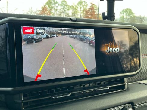 Used 2024 Jeep Wrangler Unlimited Rubicon image 37