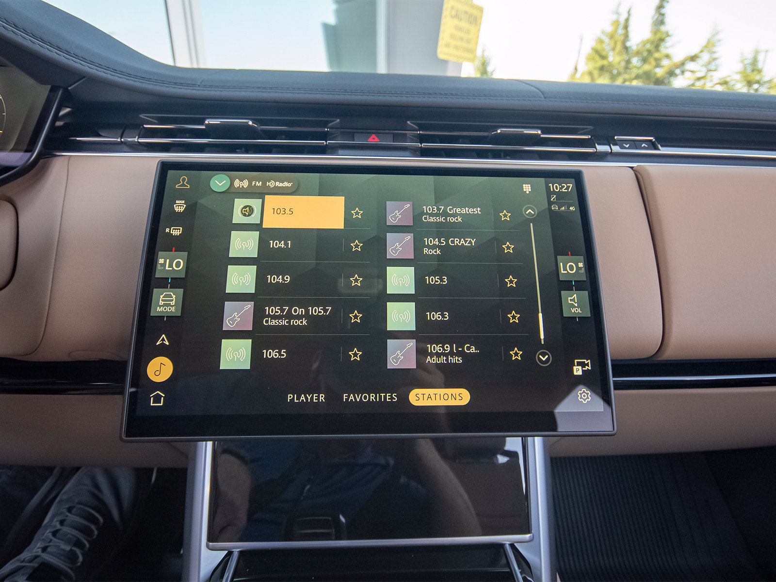 New 2026 Land Rover Range Rover Long Wheelbase SE AWD/4WD image 18