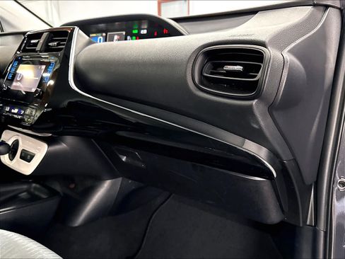 Used 2017 Toyota Prius Two w/ Prius Two Safety Plus Package FWD image 17