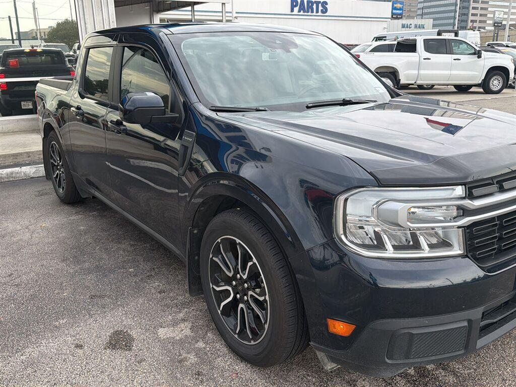 Used 2022 Ford Maverick Lariat w/ Lariat Luxury Package FWD image 2