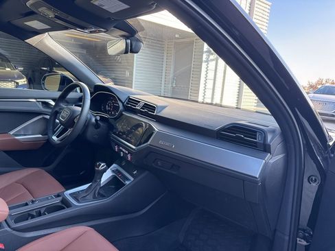 Used 2025 Audi Q3 2.0T Premium w/ Convenience Package image 15