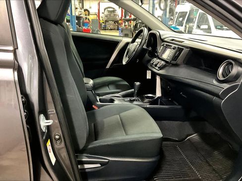 Used 2018 Toyota RAV4 LE w/ All Weather Liner Package image 8