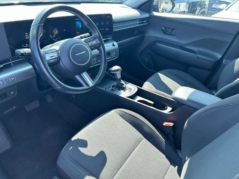 Used 2025 Hyundai Kona SEL FWD image 7