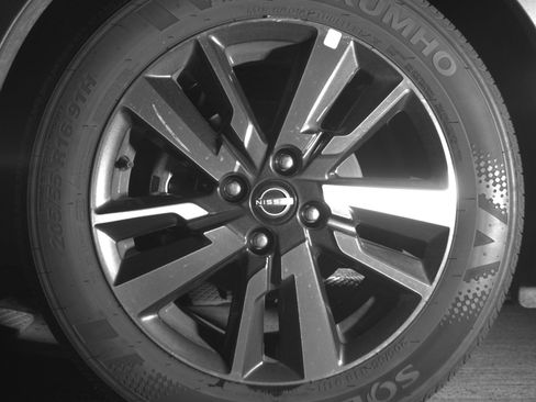 Used 2025 Nissan Versa SV FWD image 12