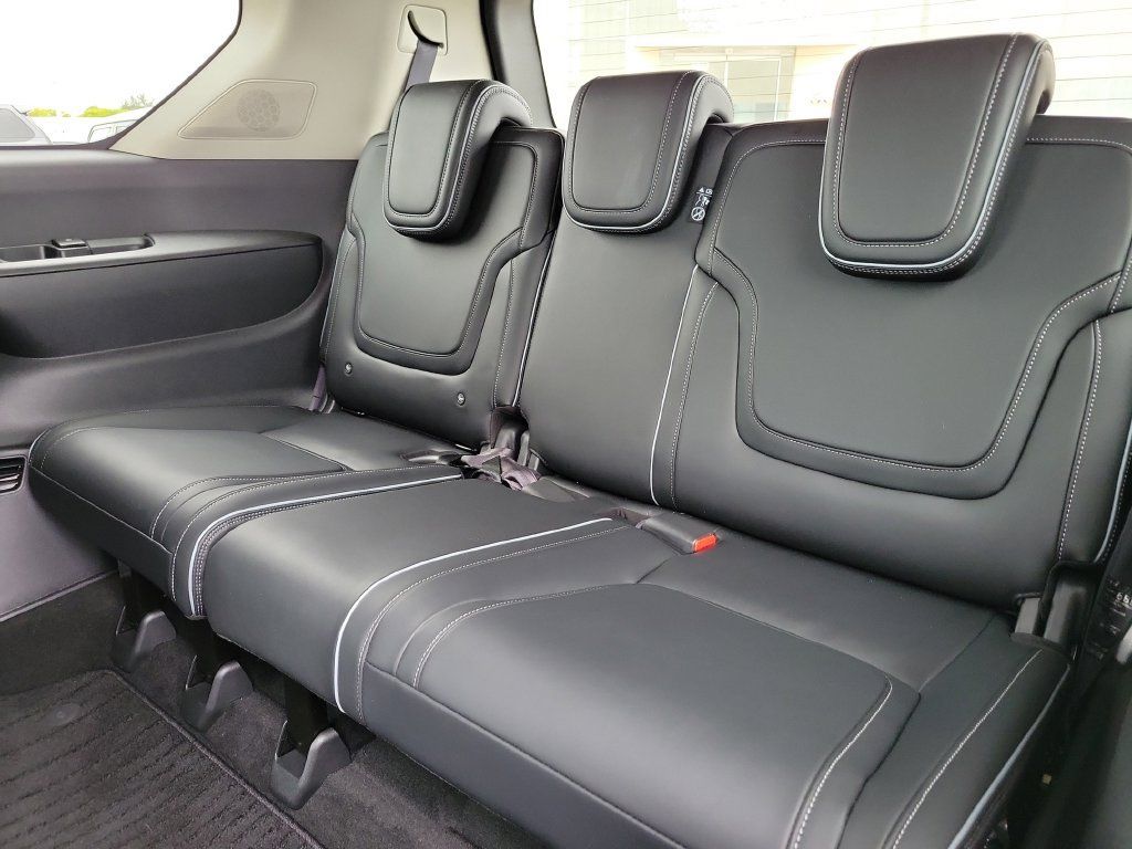 Certified 2026 INFINITI QX80 Luxe w/ Cargo Package AWD/4WD image 26
