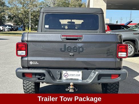Used 2023 Jeep Gladiator Willys image 7