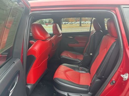 Used 2022 Toyota Highlander XSE image 10