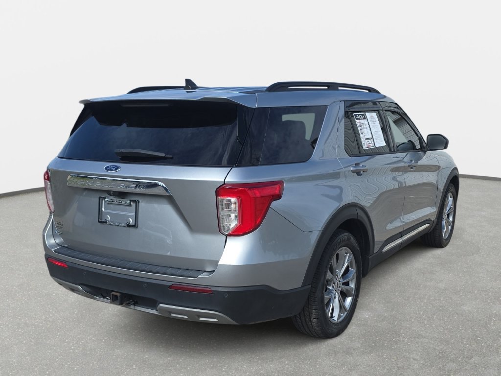 Used 2022 Ford Explorer XLT w/ Equipment Group 202A RWD image 5