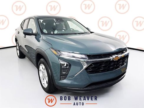 New 2026 Chevrolet Trax LS w/ LS Convenience Package FWD image 1