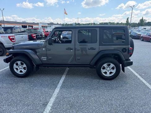 Used 2018 Jeep Wrangler Unlimited Sport S AWD/4WD image 5