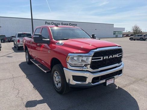 Used 2024 RAM 2500 Tradesman w/ Chrome Appearance Group AWD/4WD image 8