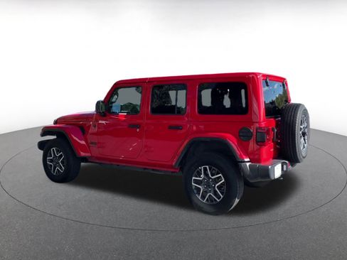 Used 2025 Jeep Wrangler Sahara image 10