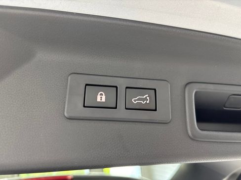 Used 2025 Subaru Forester Premium AWD/4WD image 43