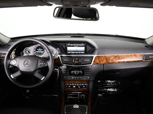 Used 2013 Mercedes-Benz E 350 Sedan image 22
