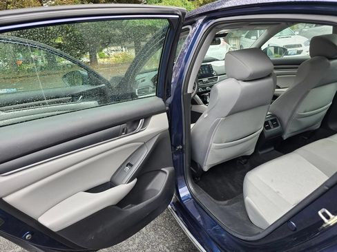 Used 2020 Honda Accord EX image 9