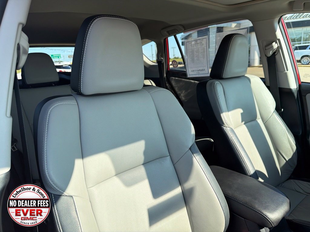 Used 2017 Toyota RAV4 Limited FWD image 4