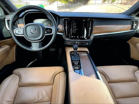 Used 2017 Volvo S90 T6 Inscription w/ Vision Package image 18
