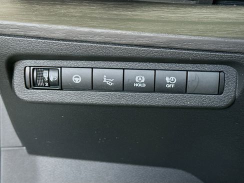 Used 2023 Nissan Ariya FWD image 17