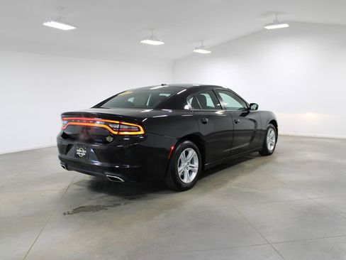 Used 2022 Dodge Charger SXT RWD image 9