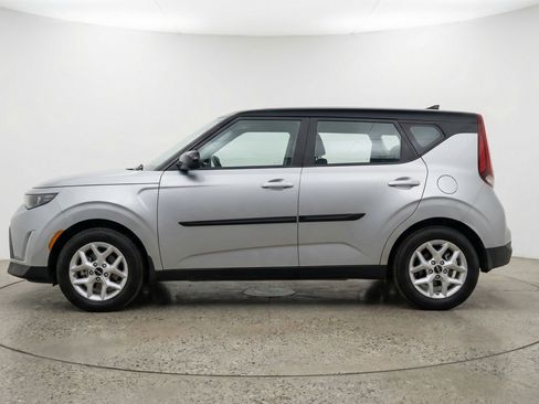 Used 2025 Kia Soul LX w/ LX Technology Package image 5