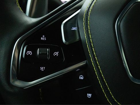 Used 2022 Chevrolet Corvette Stingray Premium Cpe w/ Z51 Performance Package RWD image 18