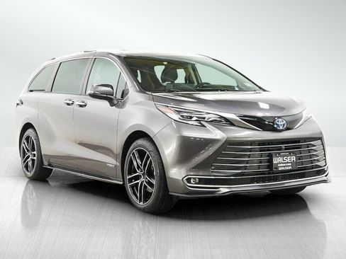 Used 2021 Toyota Sienna Platinum AWD/4WD image 7