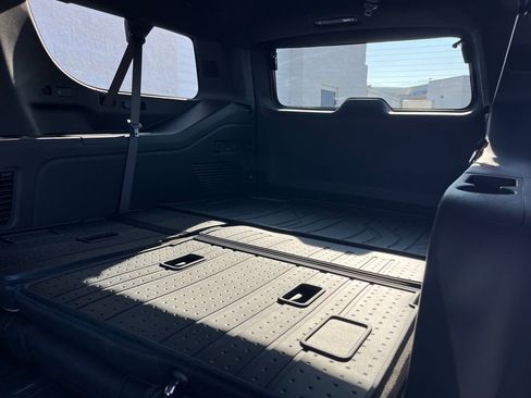 New 2026 Chevrolet Suburban Premier AWD/4WD image 30
